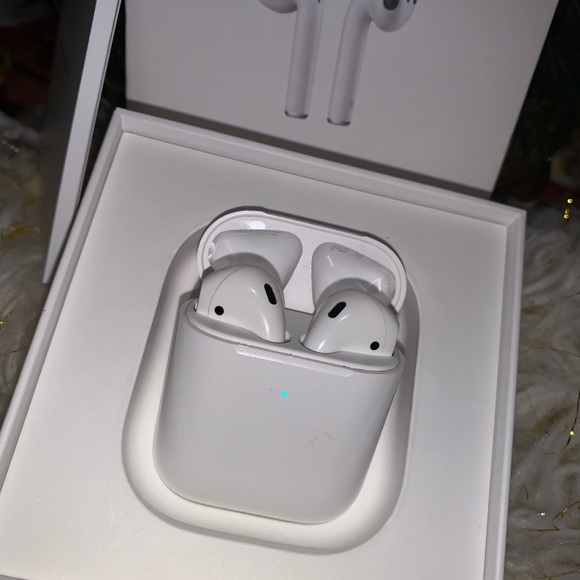 Apple AirPods 2nd Generation